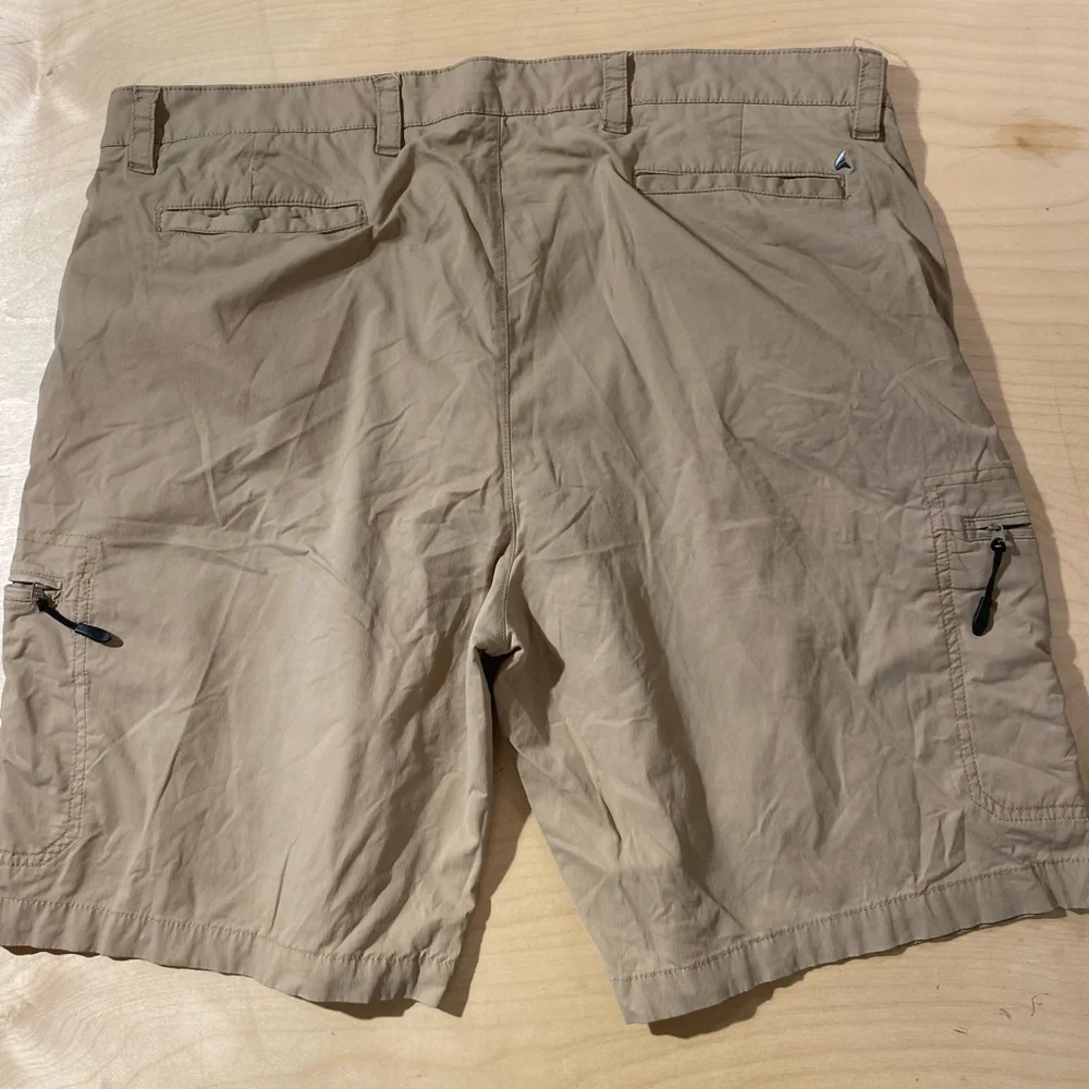 Tailor Vintage Khaki Cargo Shorts 42 (HD)